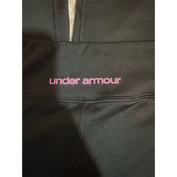 ☘️☘️☘️Under Armour Girls' XL Black Capri Leggings Activewear Sports☘️☘️☘️ - Picture 8 of 10